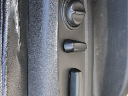 Used 2018 Chevrolet Traverse LT FWD image 19