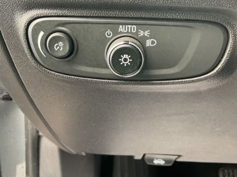 Used 2023 Chevrolet Equinox LT image 24