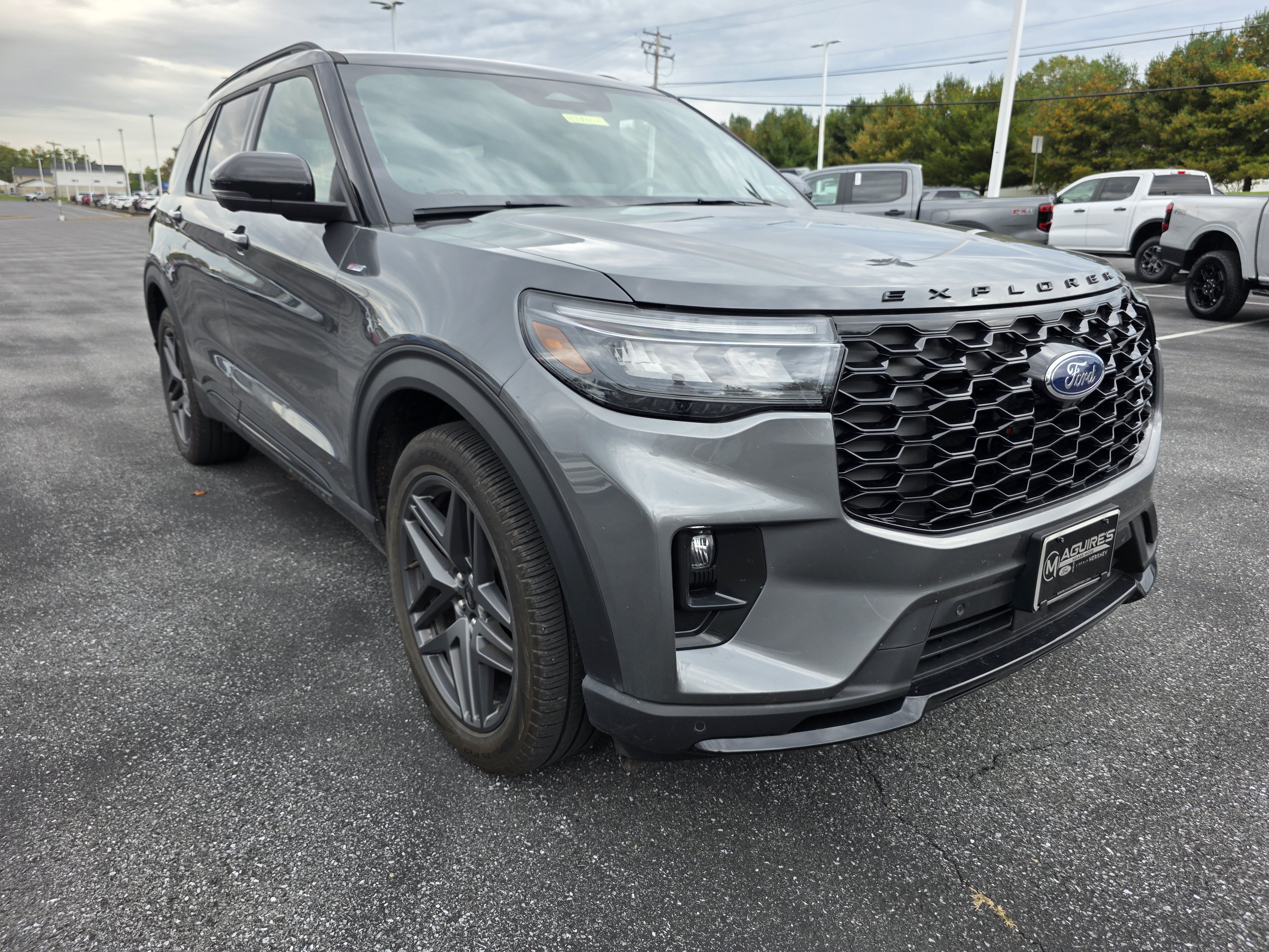 Used 2025 Ford Explorer ST-Line w/ Premium Package AWD/4WD image 5