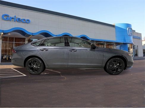 New 2025 Honda Accord SE image 7