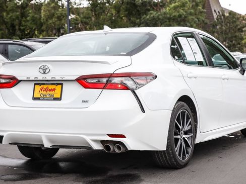 Used 2023 Toyota Camry SE image 9