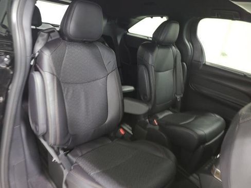 Certified 2025 Toyota Sienna Platinum AWD/4WD image 16