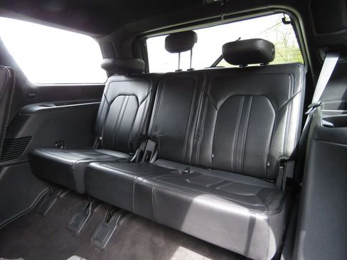 Used 2020 Ford Expedition Limited w/ Equipment Group 302A AWD/4WD image 22