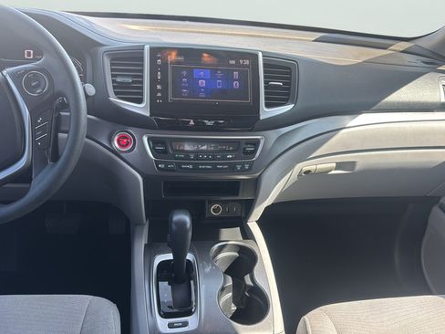 Used 2018 Honda Pilot EX image 15