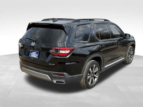 Used 2023 Honda Pilot Elite image 2