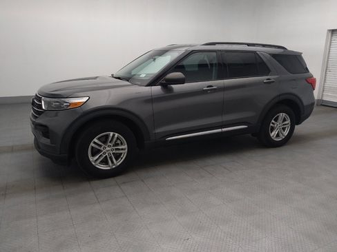 Used 2023 Ford Explorer XLT w/ Class IV Trailer Tow Package AWD/4WD image 2