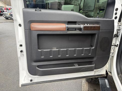 Used 2016 Ford F350 Platinum image 24