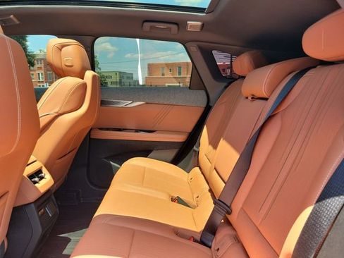 Certified 2025 Cadillac Optiq Luxury 2 AWD/4WD image 23