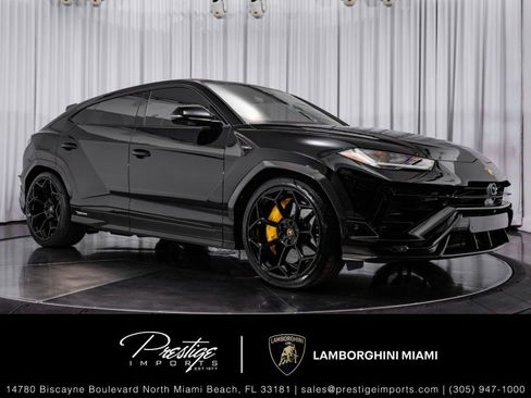 Used 2024 Lamborghini Urus Performante image 1