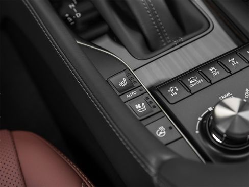 Used 2021 Lexus LX 570 4WD w/ Luxury Package image 59