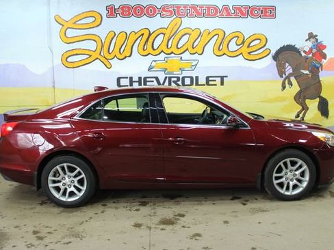 Used 2016 Chevrolet Malibu LT image 1