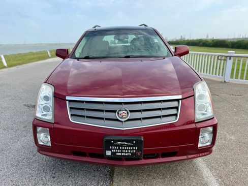 Used 2004 Cadillac SRX w/ Preferred Equipment Group RWD image 2