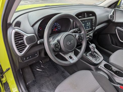 Used 2020 Kia Soul LX FWD image 16