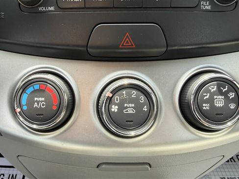 Used 2010 Hyundai Elantra GLS FWD image 10