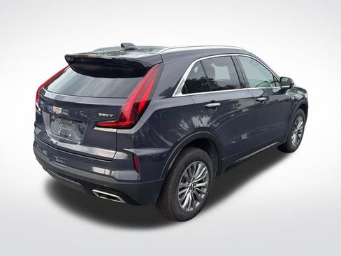 Used 2025 Cadillac XT4 Premium Luxury FWD image 8