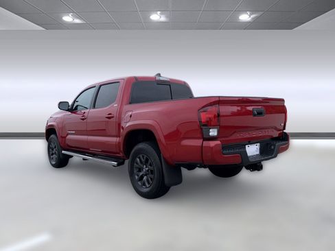 Used 2022 Toyota Tacoma SR5 w/ Technology Package RWD image 3