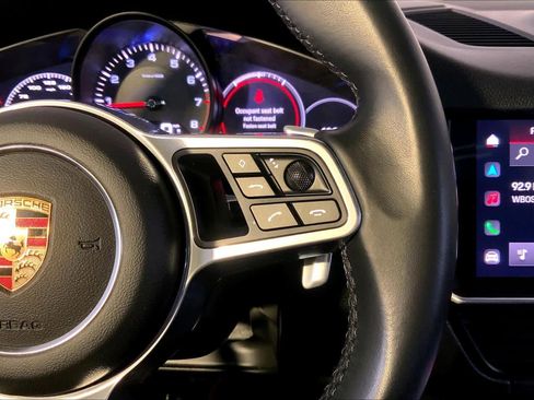 Used 2022 Porsche Cayenne Platinum Edition image 28
