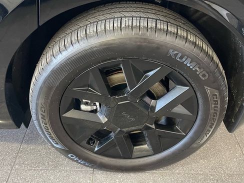 Used 2026 Kia EV9 Land w/ Nightfall Edition Package image 23