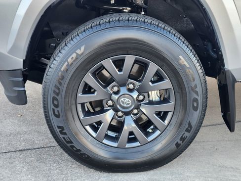 Used 2022 Toyota Tacoma SR5 image 9