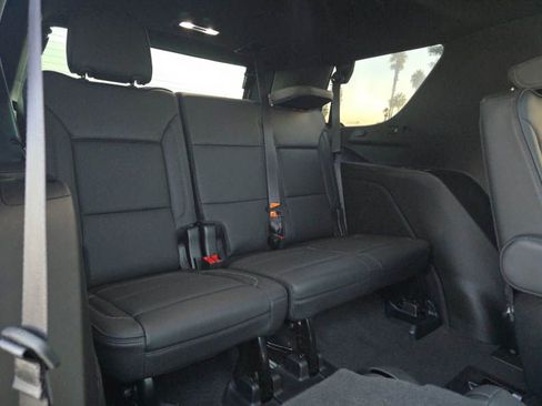 Used 2023 GMC Yukon Denali w/ Denali Reserve Package image 9