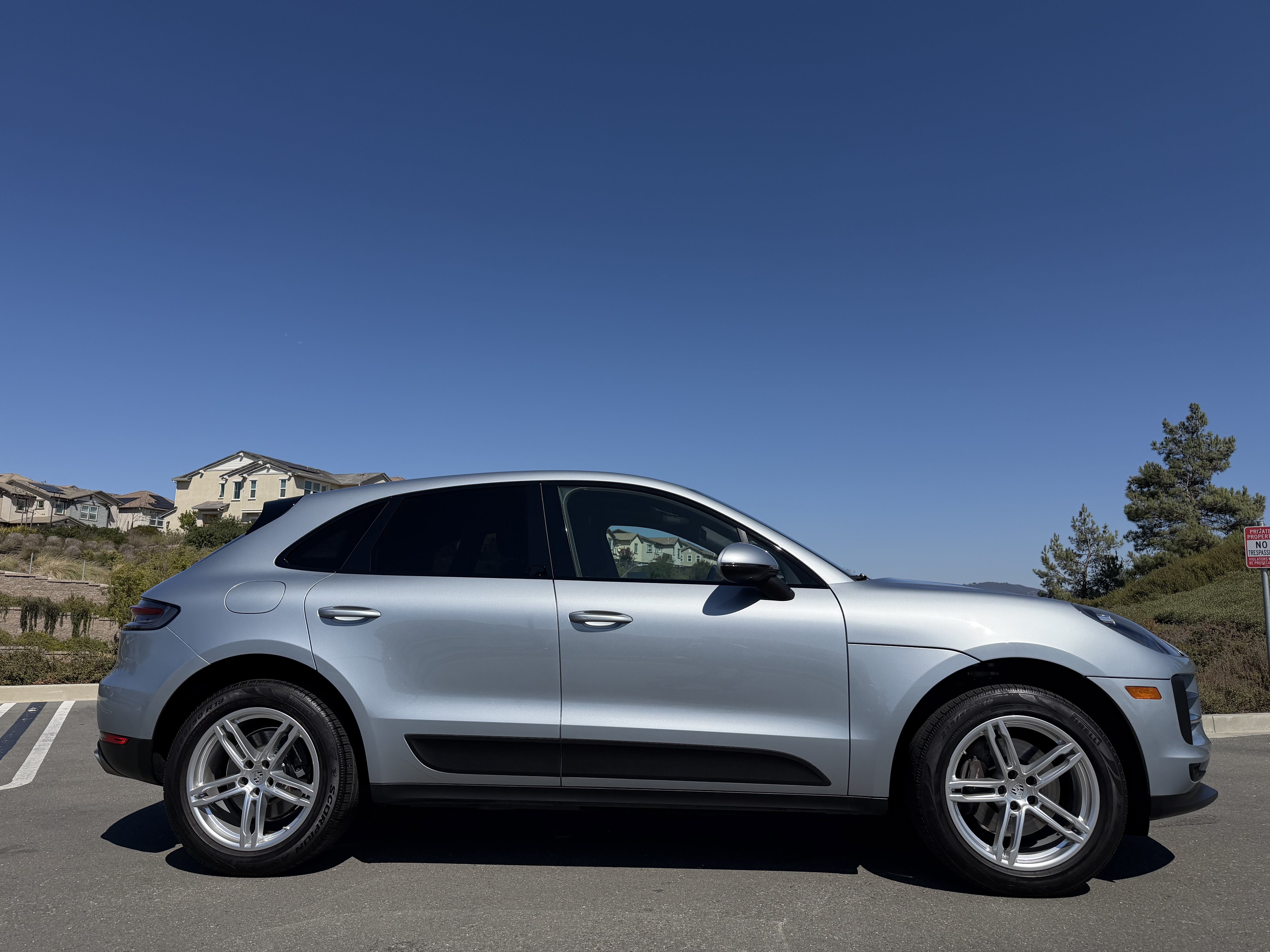 Used 2020 Porsche Macan AWD/4WD image 19