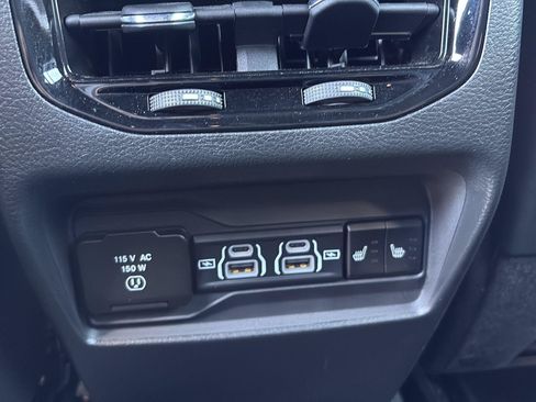 Used 2025 Jeep Grand Cherokee Limited w/ Luxury Tech Group II AWD/4WD image 7