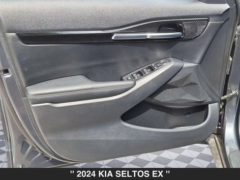 Used 2024 Kia Seltos EX AWD/4WD image 11