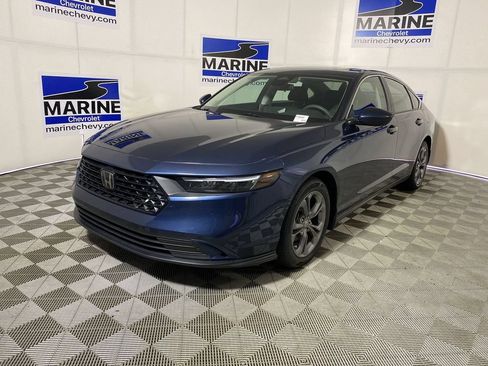 Used 2024 Honda Accord EX image 11