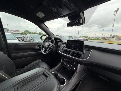 Used 2024 GMC Yukon XL SLT AWD/4WD image 20