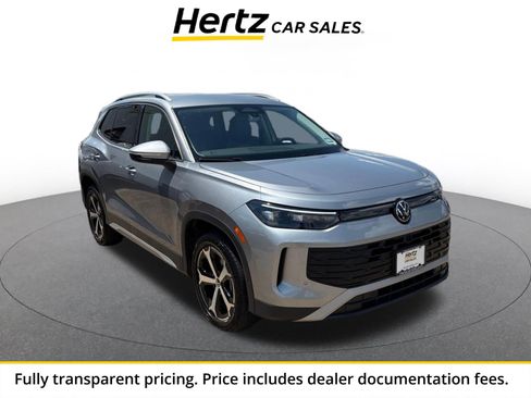 Used 2026 Volkswagen Tiguan SE AWD/4WD image 1
