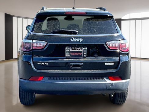 Used 2018 Jeep Compass Latitude w/ Cold Weather Group AWD/4WD image 5