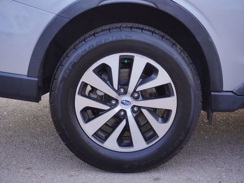 Used 2021 Subaru Outback 2.5i image 12