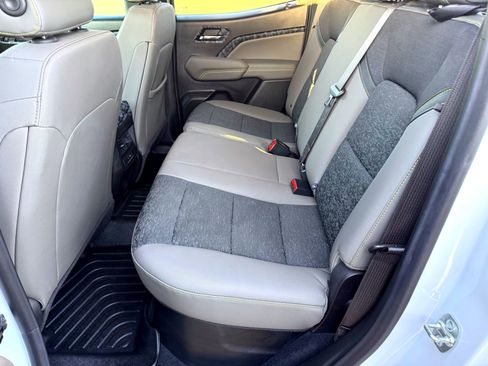 Used 2024 Chevrolet Colorado ZR2 image 16