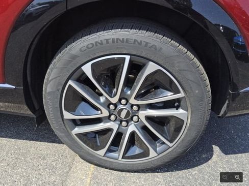 Used 2025 Cadillac Optiq Sport 2 w/ LPO, Floor Liner Package AWD/4WD image 6