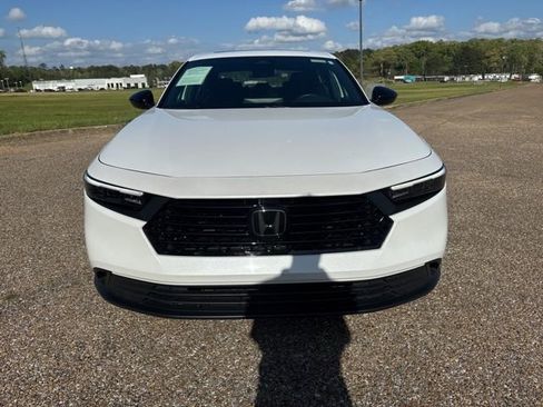 Used 2025 Honda Accord Sport image 6