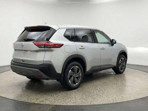 Used 2025 Nissan Rogue SV FWD image 9