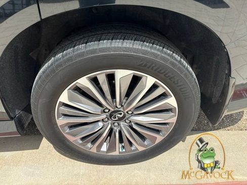 Used 2025 INFINITI QX80 Sensory AWD/4WD image 9