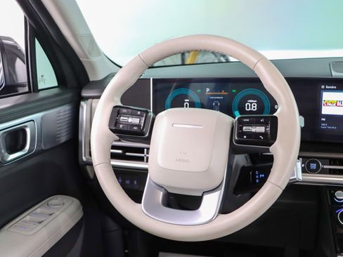 Used 2025 Hyundai Santa Fe SEL FWD image 12