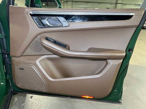 Used 2018 Porsche Macan image 10