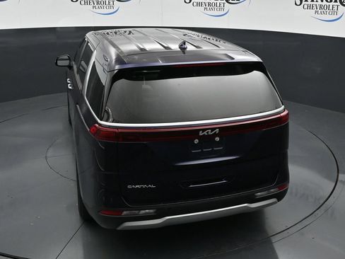 Used 2023 Kia Carnival LX FWD image 20