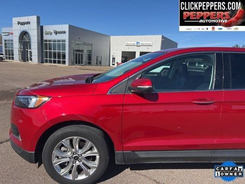 Used 2024 Ford Edge Titanium image 2