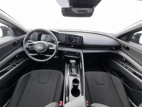 Used 2026 Hyundai Elantra Sport FWD image 13