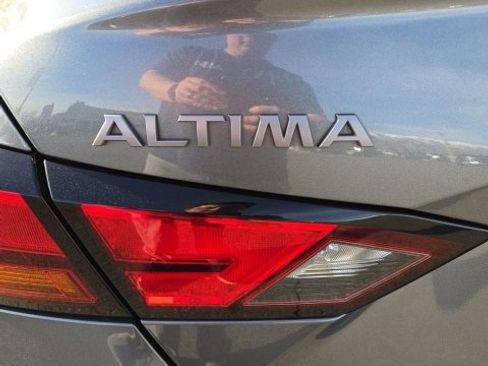 Used 2023 Nissan Altima 2.5 SV image 23