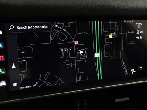 Used 2023 Porsche Cayenne Coupe image 9