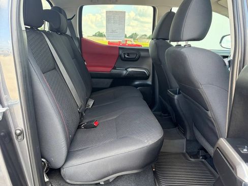Used 2021 Toyota Tacoma SR5 AWD/4WD image 22
