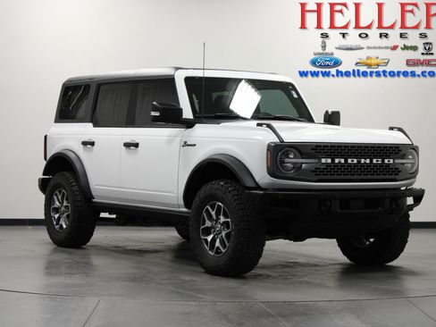 Used 2024 Ford Bronco Badlands image 1