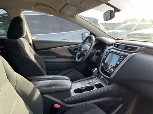 Used 2019 Nissan Murano SV image 2