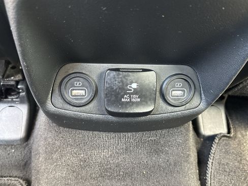 Used 2021 Hyundai Santa Fe Limited FWD image 15