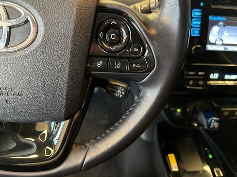 Used 2019 Toyota Prius XLE AWD/4WD image 12