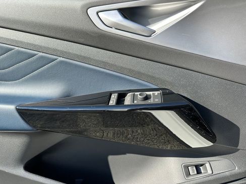 New 2025 Volkswagen ID.4 Pro S image 11